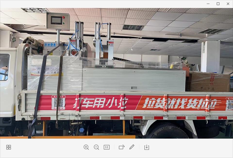 合作3年的老客戶，再次回購一臺全自動切鋁機設備發貨了